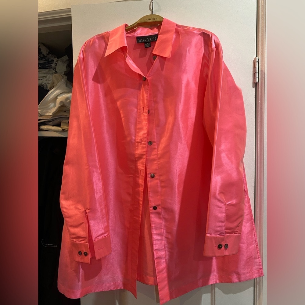 Beautiful pink Ellen Tracy Blouse